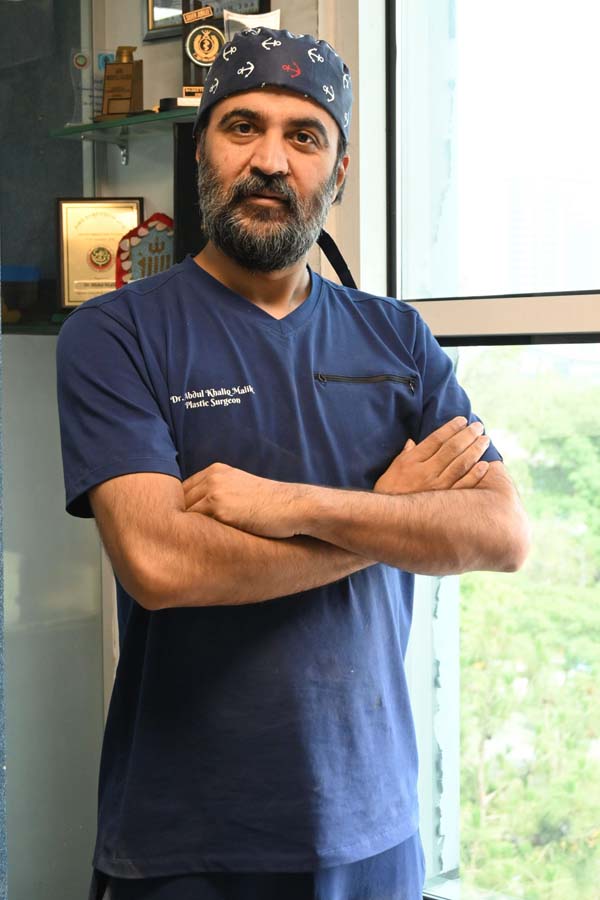 Dr. Abdul Khaliq performing male breast reduction